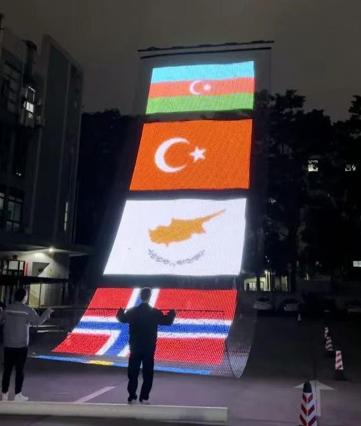 FILMBASE Sets Guinness World Record with World's Largest LED Aerial Screen 1 Worlds Largest LED Aerial Screen 2